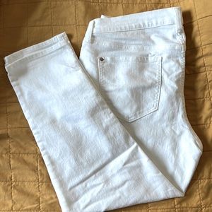 Distressed Boyfriend Skinny Jean